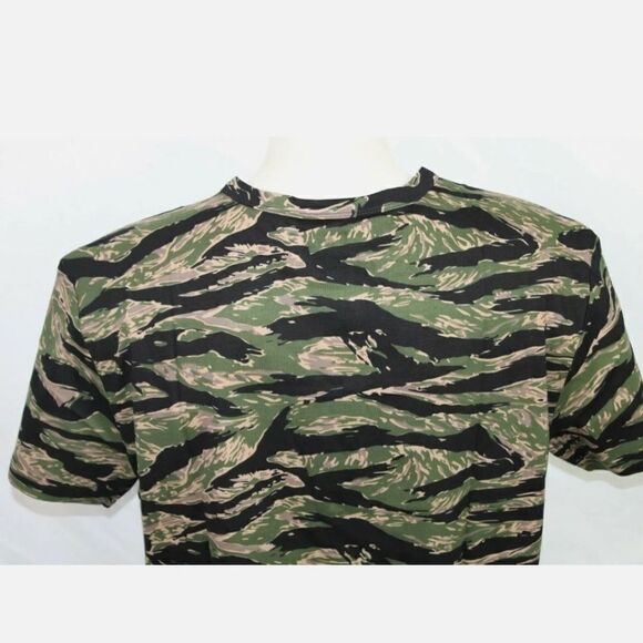 Mitchell & Ness NBA Houston Rockets Tiger Camo Ove - Picture 10 of 12